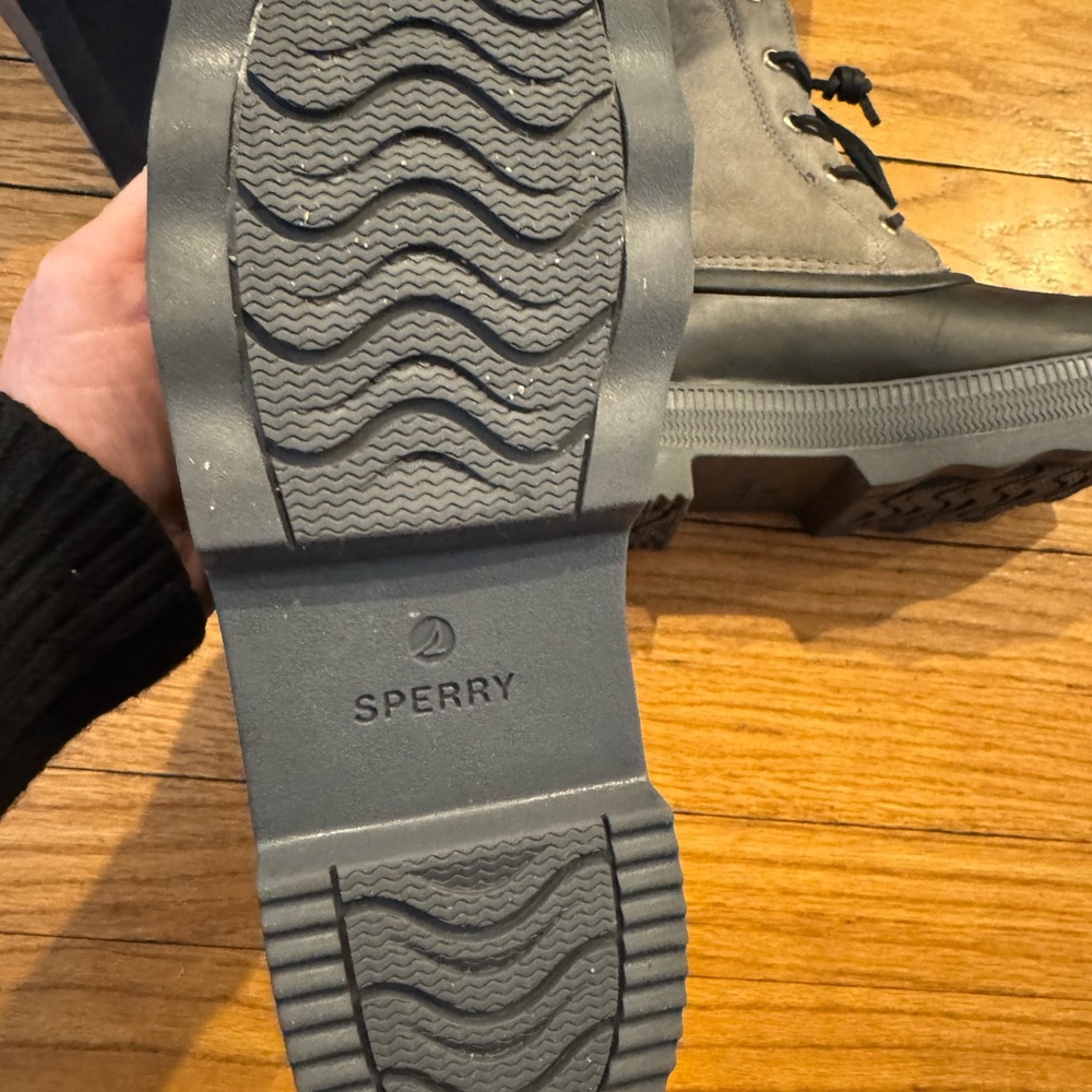Sperry Saltwater 2.0 Grey Duck Boots (missing one shoelace but never worn) - Picture 5 of 5